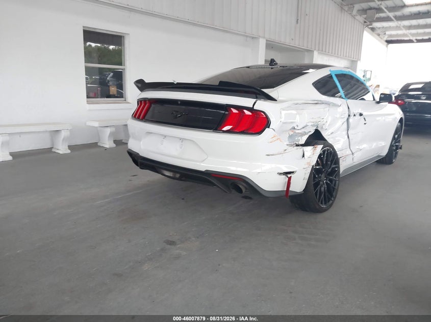 FORD MUSTANG - zdjęcie 4