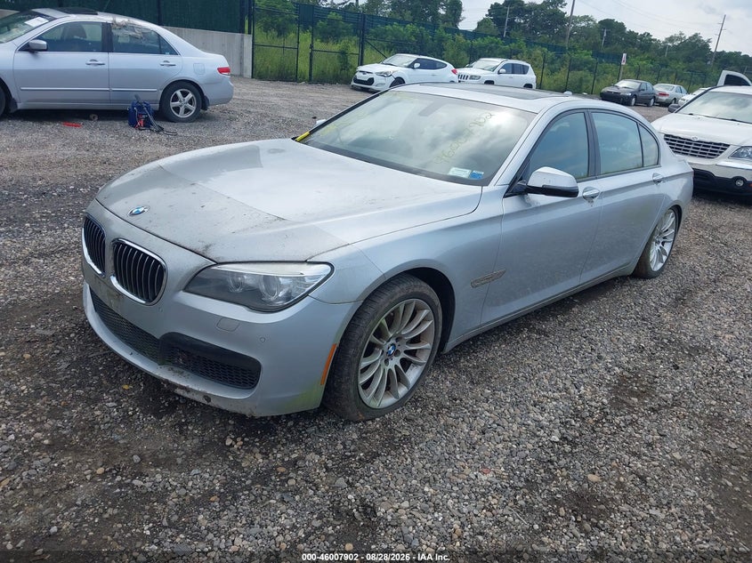 2013 BMW 740 auction photo 2