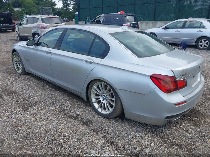2013 BMW 740 auction photo 3