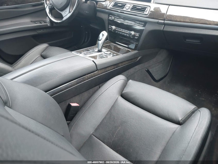 2013 BMW 740 auction photo 5