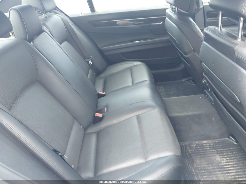 2013 BMW 740 auction photo 8