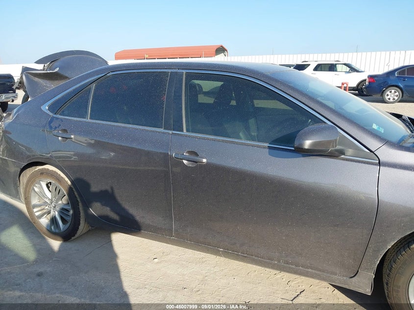TOYOTA CAMRY - zdjęcie 13