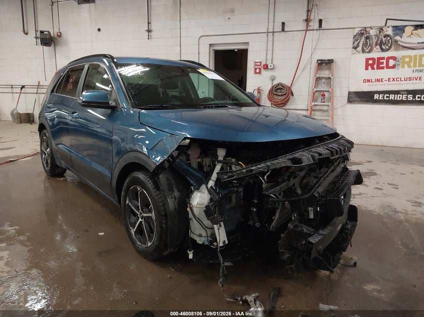 Vin: kndcs3lf9r5180510, lot: 46507482, kia niro plug-in hybrid ex 2024 img_1