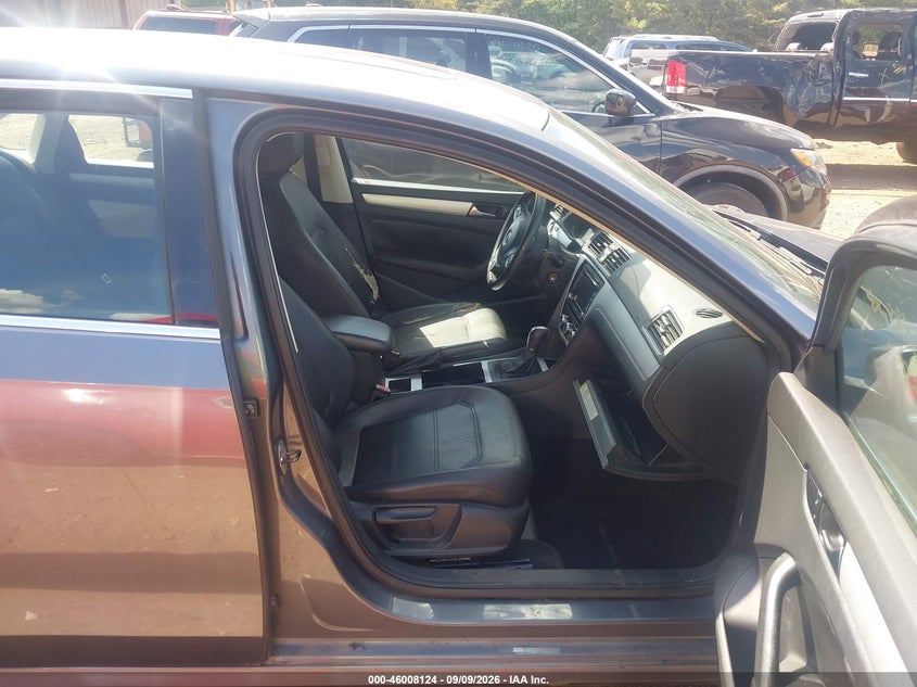 2012 VOLKSWAGEN PASSAT auction photo 5