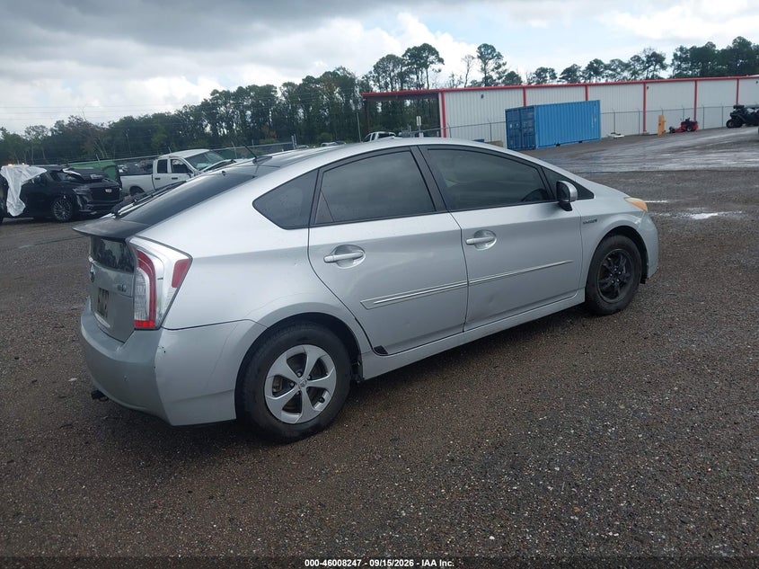 2013 TOYOTA PRIUS auction photo 4