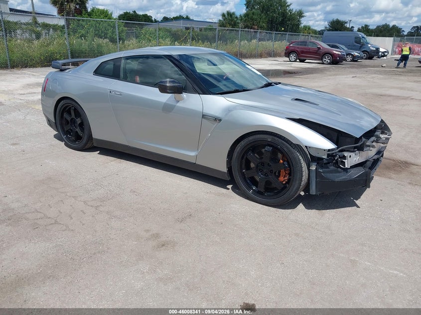 2016 NISSAN GT-R auction photo 1