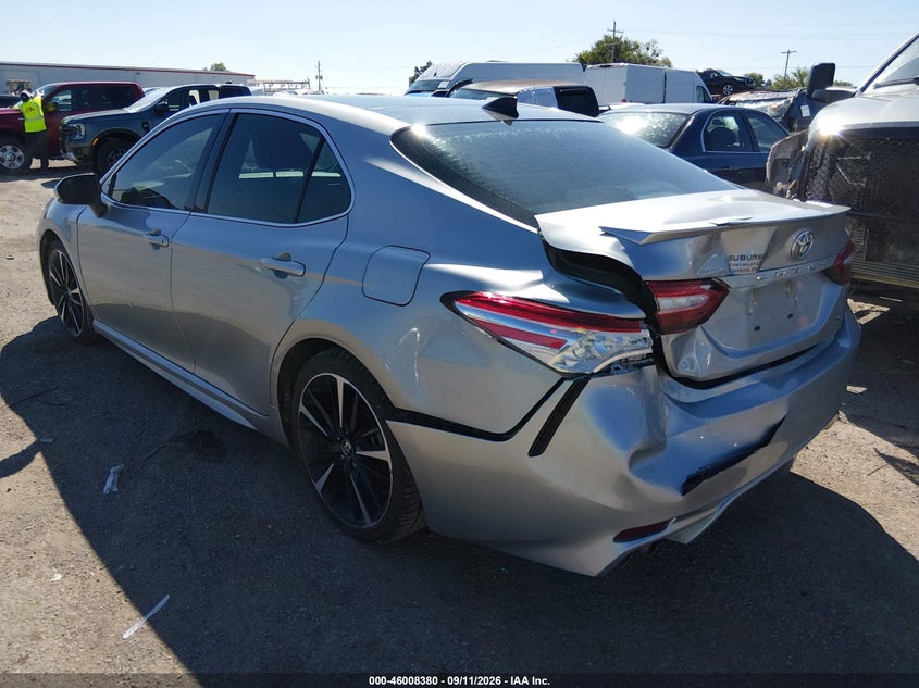 TOYOTA CAMRY - zdjęcie 3