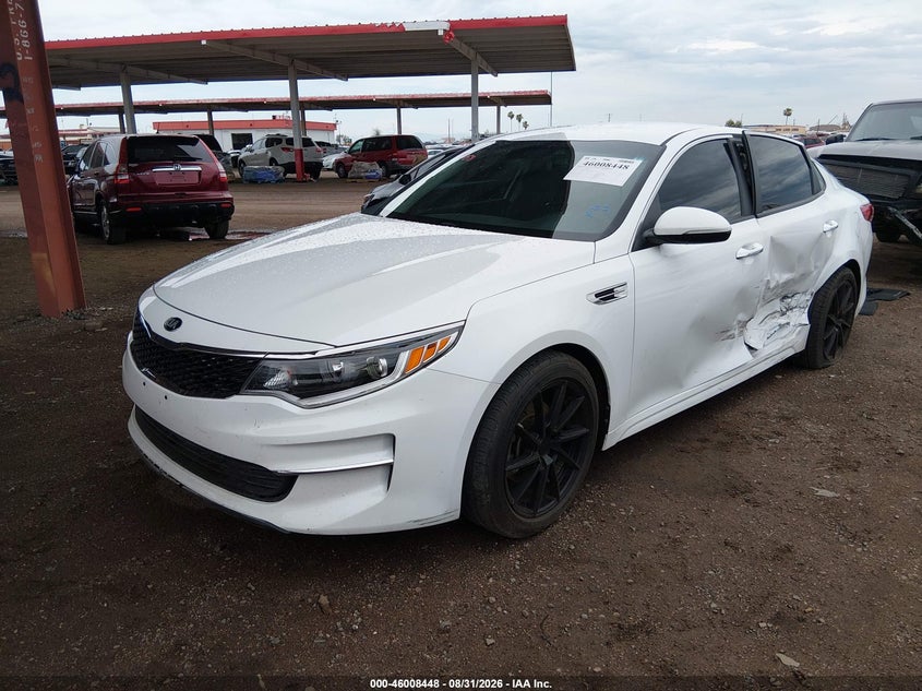 2018 Kia Optima, Left Side, IAAI, VIN 5XXGT4L33JG199158 — photo 2