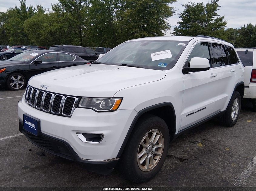 2020 Jeep Grand Cherokee Laredo E 4X4, Удар спереду, IAAI, VIN 1C4RJFAG9LC360907 — фото 2