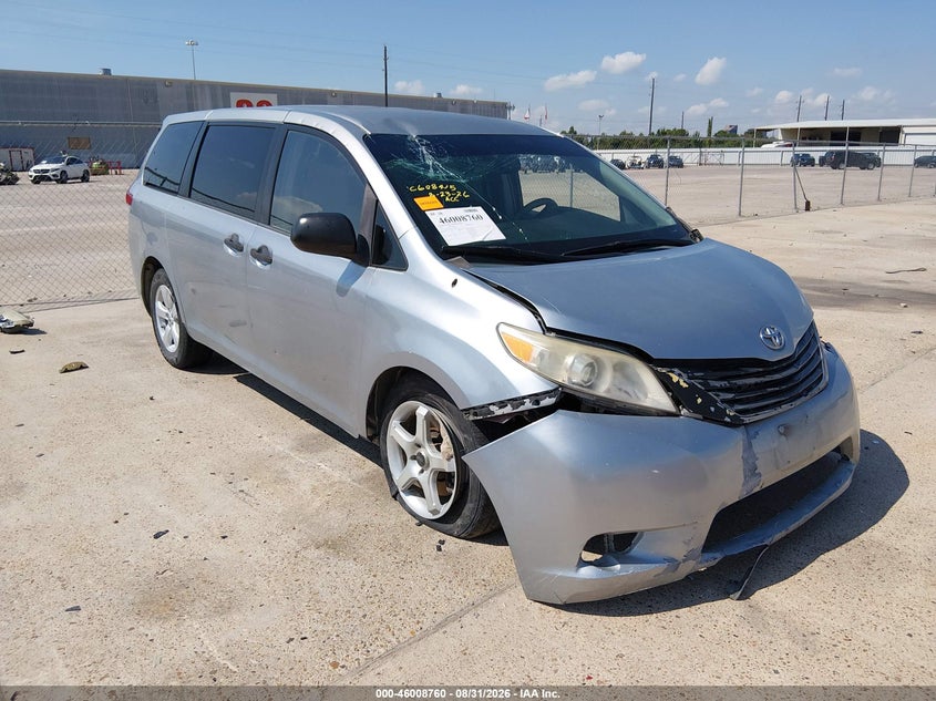 2014 Toyota Sienna L V6 7 Passenger