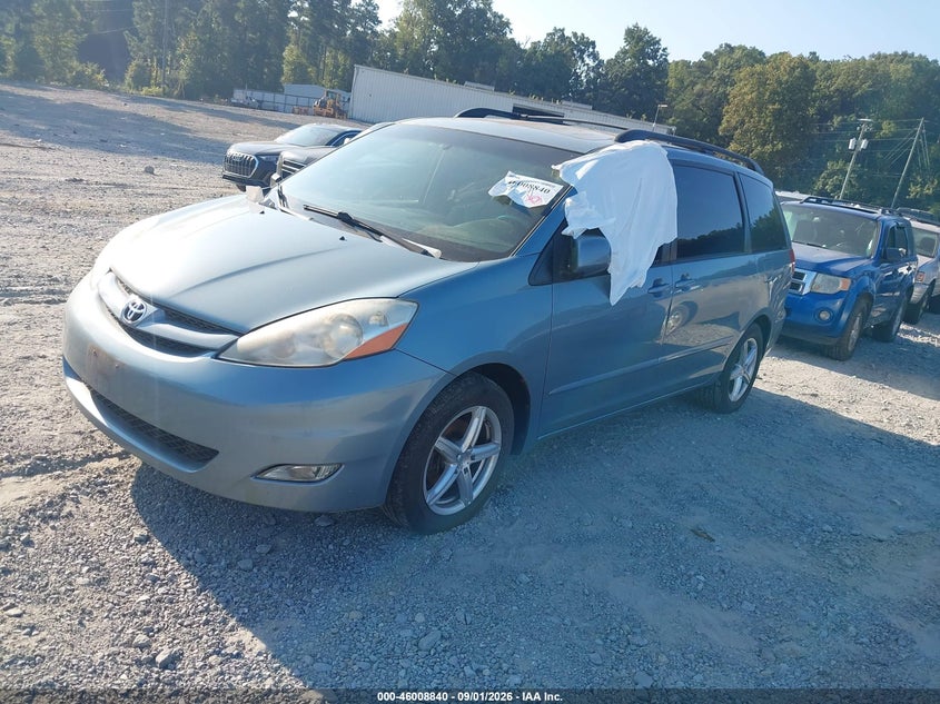 2007 TOYOTA SIENNA auction photo 2