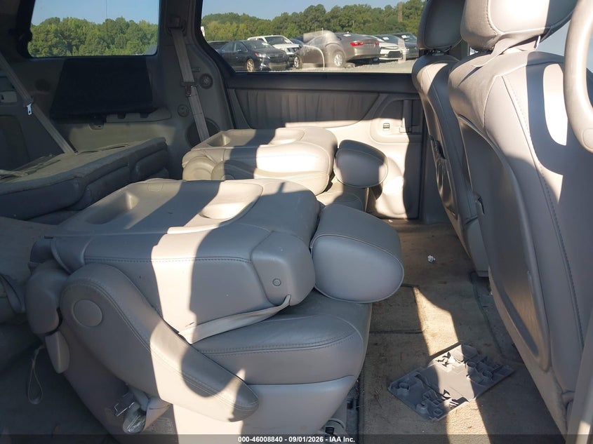 2007 TOYOTA SIENNA auction photo 8