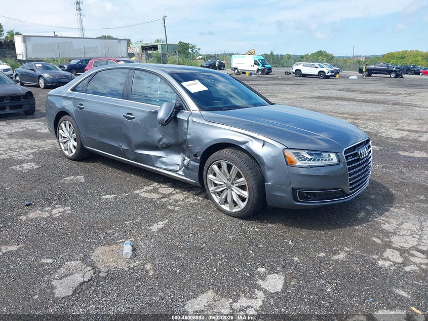 2016 AUDI A8 L — zdjęcie z aukcji