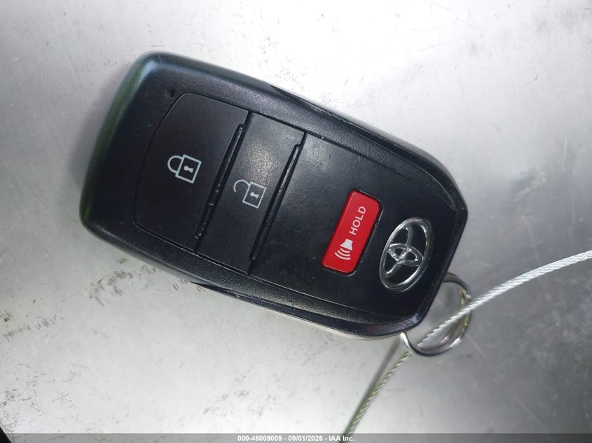 TOYOTA COROLLA CROSS - zdjęcie 11