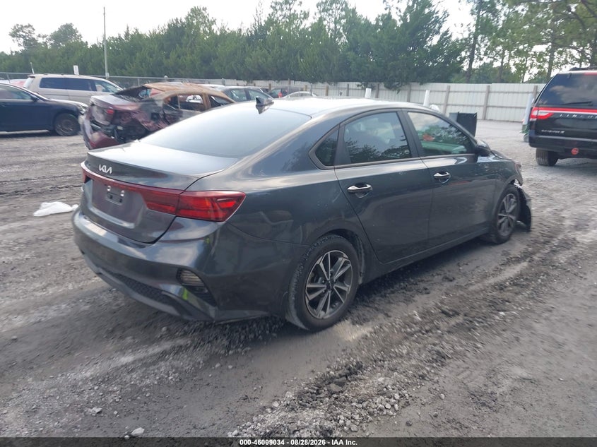 2023 KIA FORTE auction photo 4