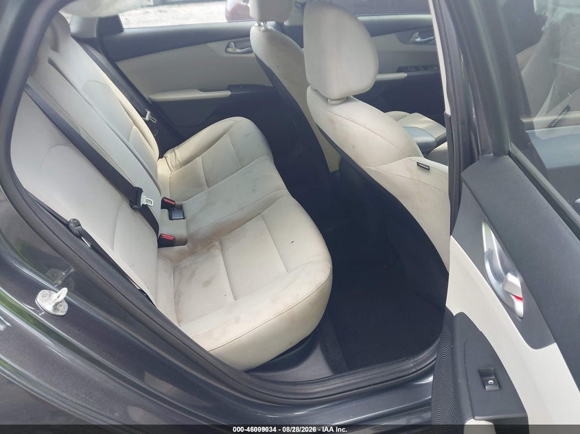 2023 KIA FORTE auction photo 8