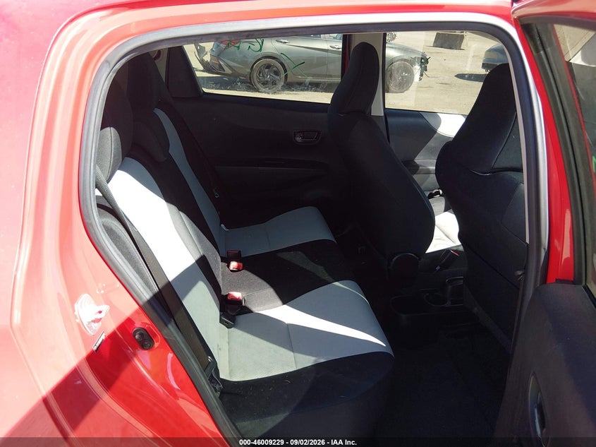 2013 TOYOTA YARIS auction photo 8