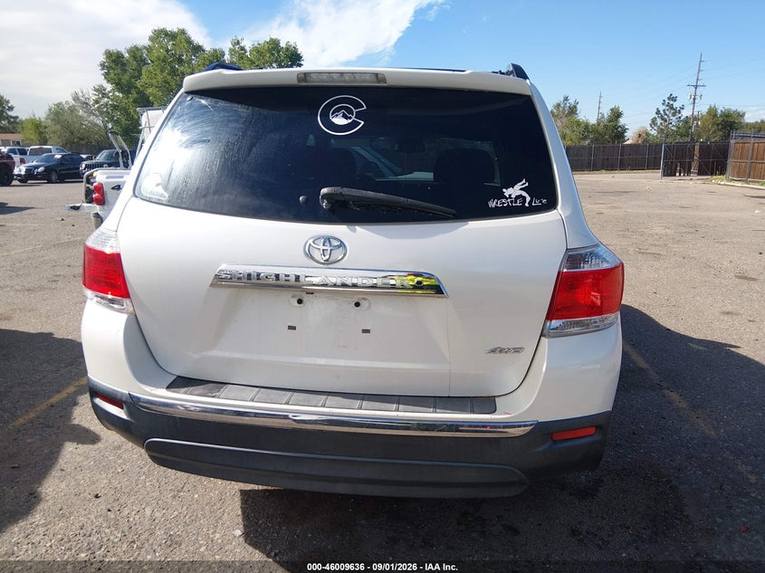 2013 TOYOTA HIGHLANDER SE V6 · Photo 17