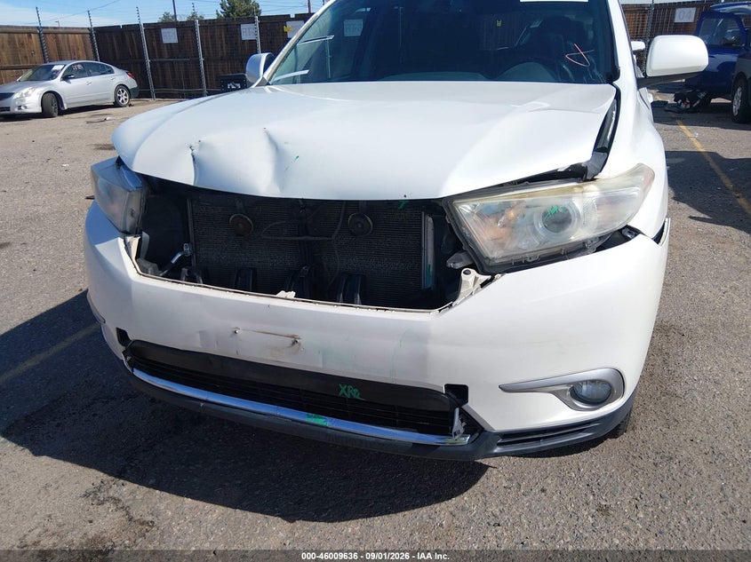 2013 TOYOTA HIGHLANDER SE V6 · Photo 6