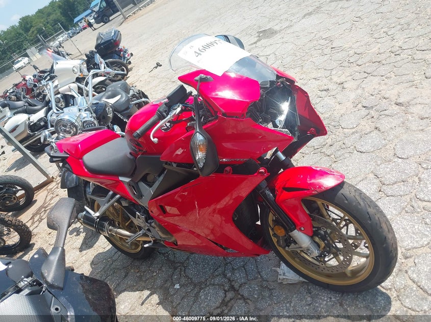 HONDA VFR800 2015