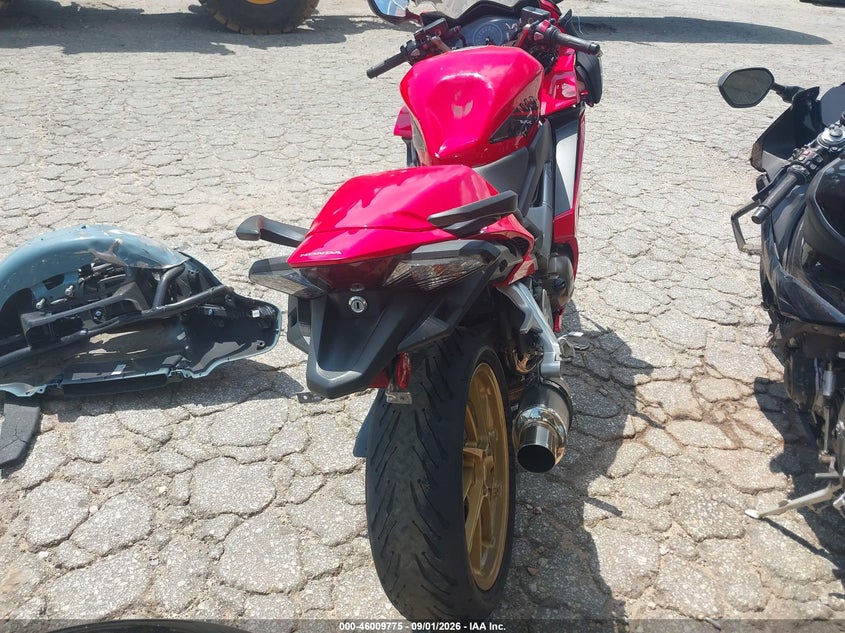 HONDA VFR800 2015