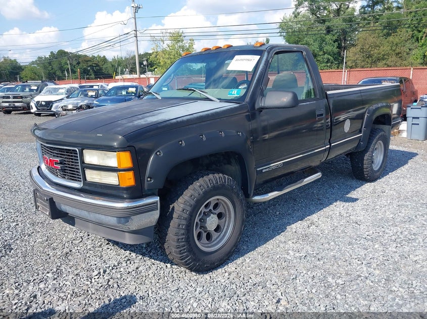 1998 GMC SIERRA 2500 auction photo 2