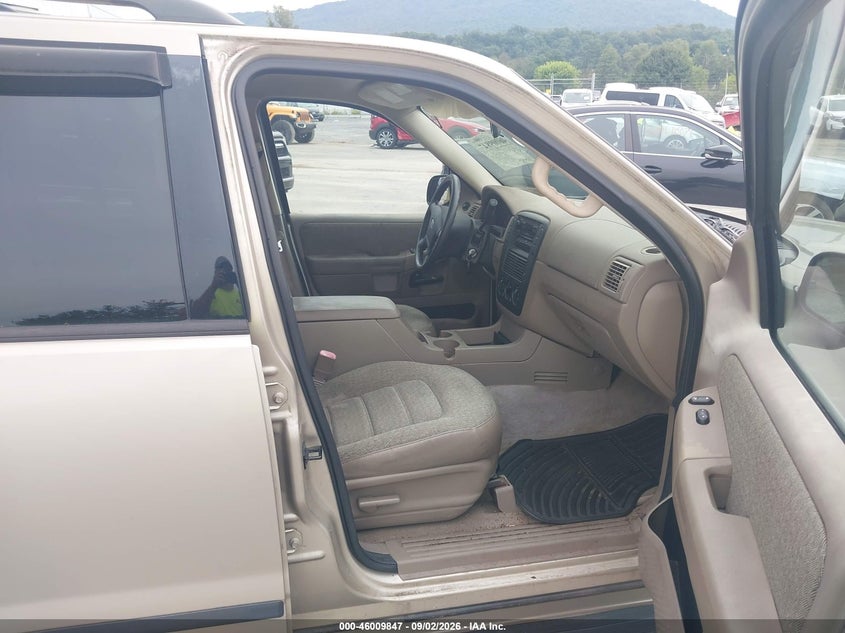 2004 FORD EXPLORER auction photo 5