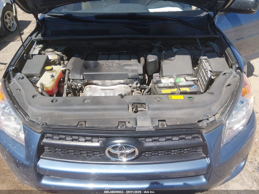 2012 TOYOTA RAV4 · Photo 10