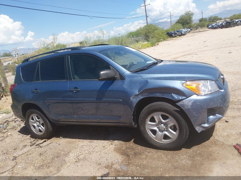 2012 TOYOTA RAV4 · Photo 13