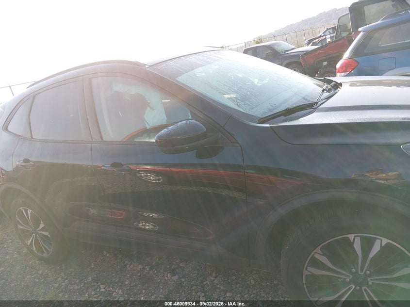 2022 FORD ESCAPE SE · Фото 13