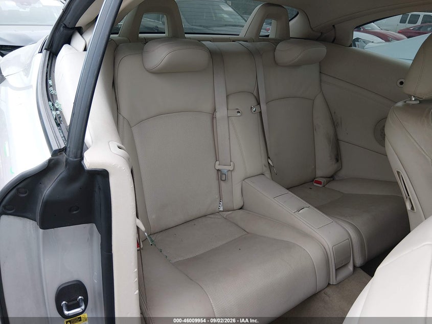 2010 LEXUS IS 350C auction photo 8