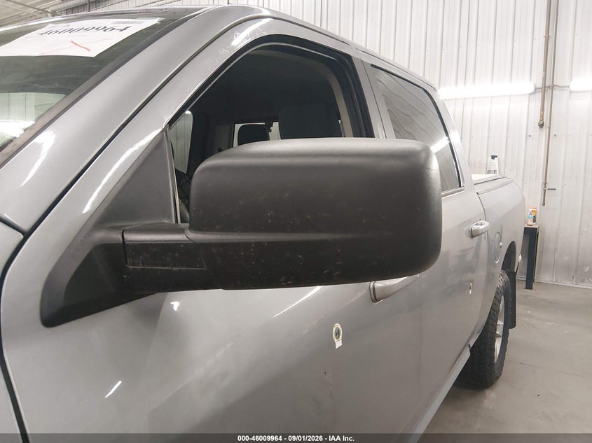 RAM 1500 CLASSIC 2019 VIN 1C6RR7LT0KS611981