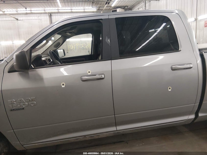 RAM 1500 CLASSIC 2019 VIN 1C6RR7LT0KS611981
