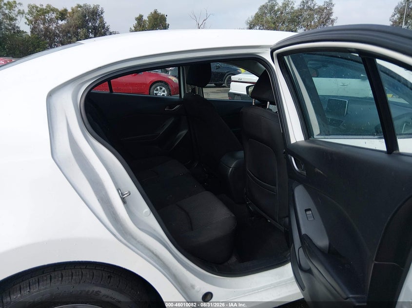 2015 MAZDA MAZDA3 auction photo 8