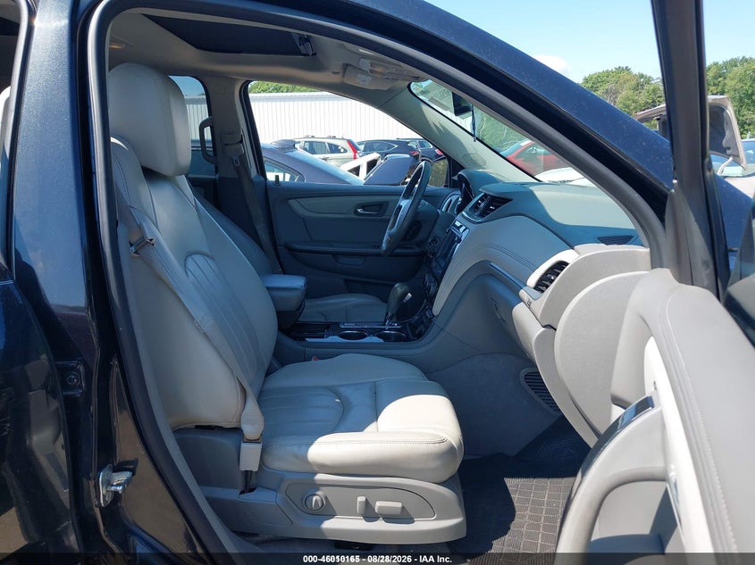 2015 CHEVROLET TRAVERSE auction photo 5