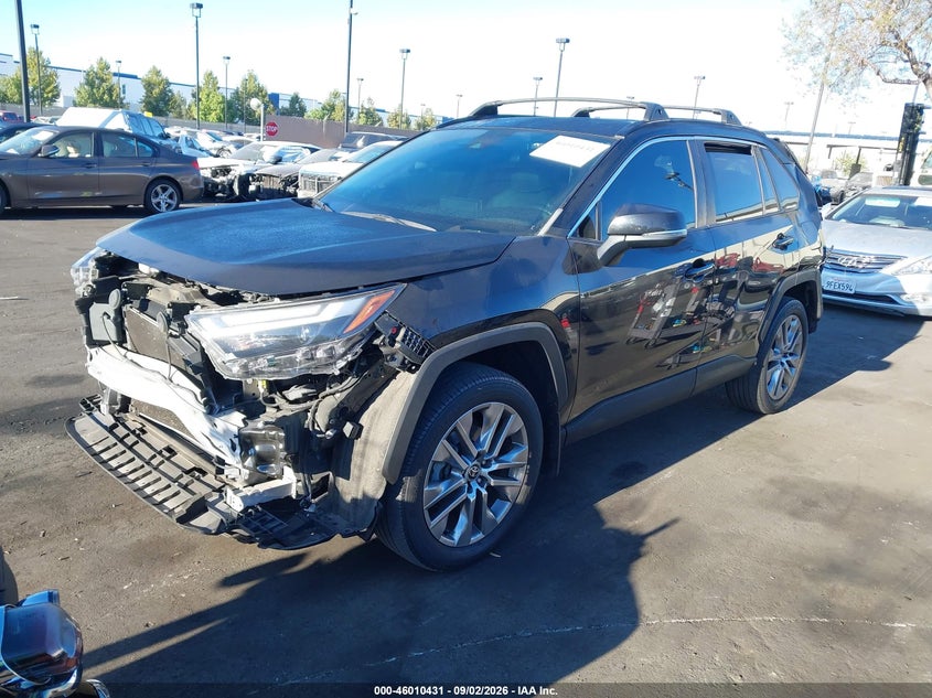 2022 Toyota RAV 4, Front & Rear, IAAI, VIN 2T3A1RFV2NC313855 — photo 2
