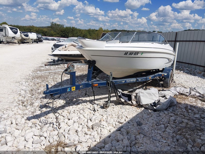 2001 GLASTRON 170 BOAT auction photo 2