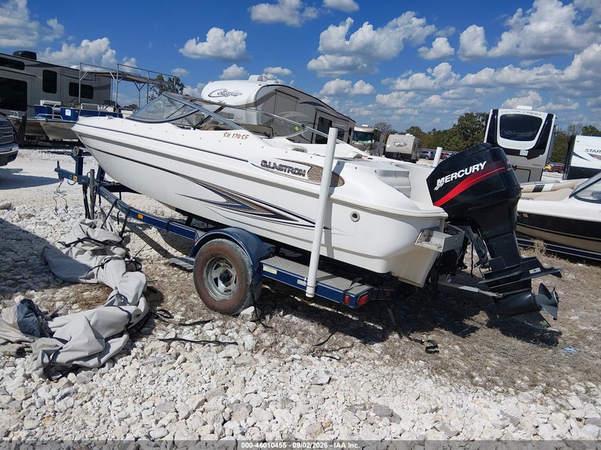 2001 GLASTRON 170 BOAT auction photo 3