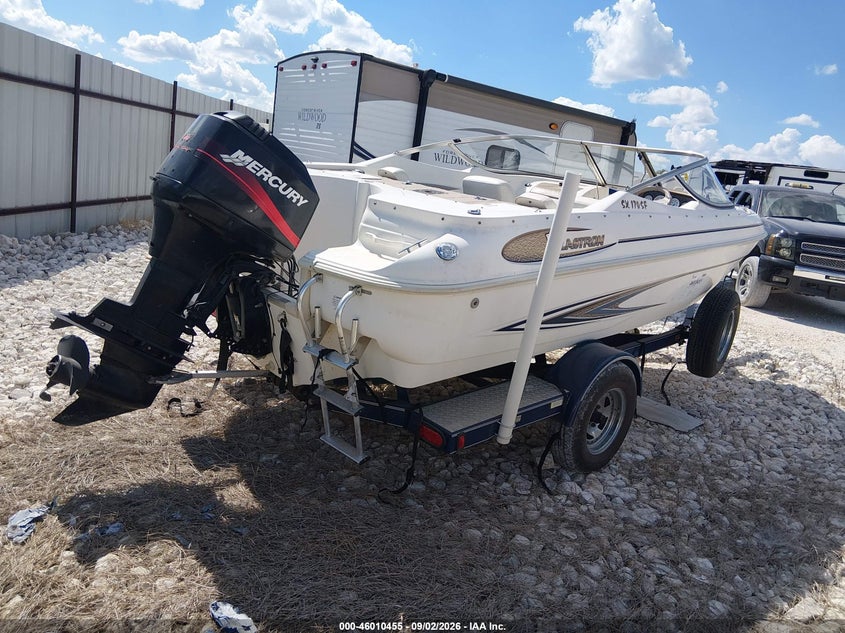 2001 GLASTRON 170 BOAT auction photo 4