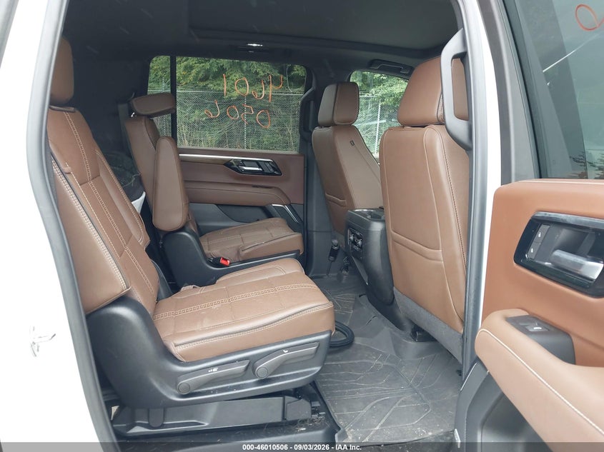 CHEVROLET SUBURBAN - zdjęcie 8