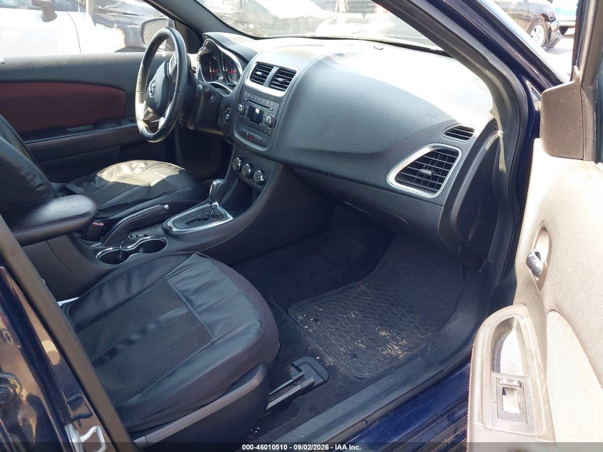 2013 DODGE AVENGER auction photo 5