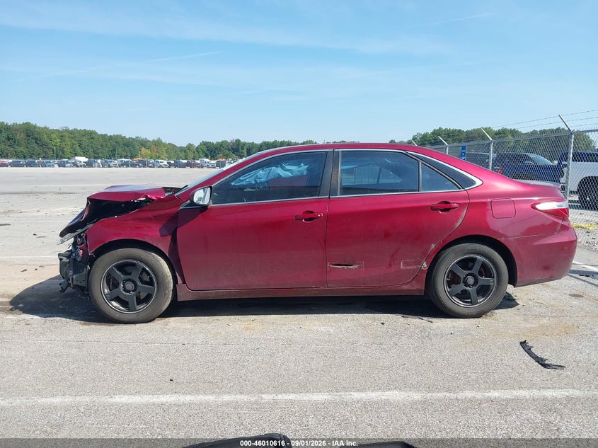 TOYOTA CAMRY - zdjęcie 15