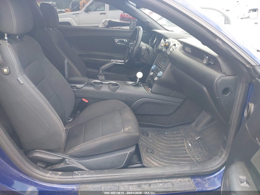 FORD MUSTANG - zdjęcie 5