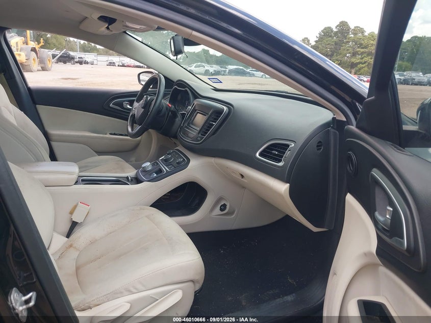 2015 CHRYSLER 200 auction photo 5