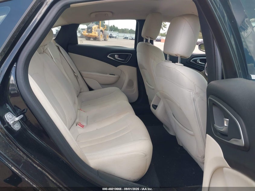 2015 CHRYSLER 200 auction photo 8