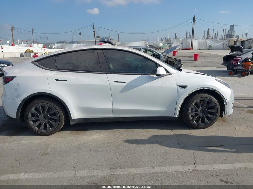 TESLA MODEL Y - zdjęcie 14