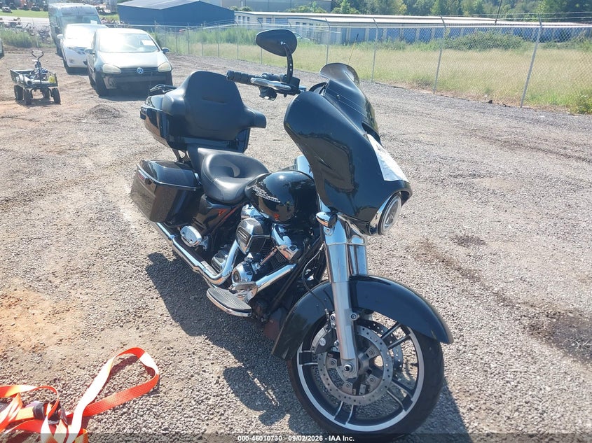 HARLEY-DAVIDSON FLHX 2017