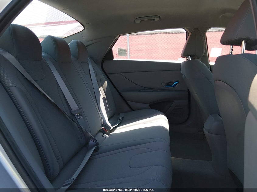 2021 HYUNDAI ELANTRA auction photo 8