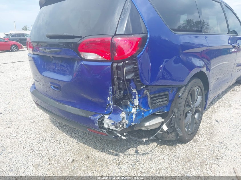 2020 CHRYSLER PACIFICA auction photo 6