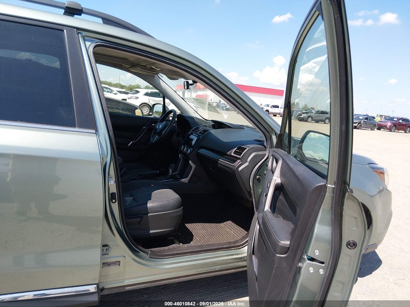2018 SUBARU FORESTER auction photo 5
